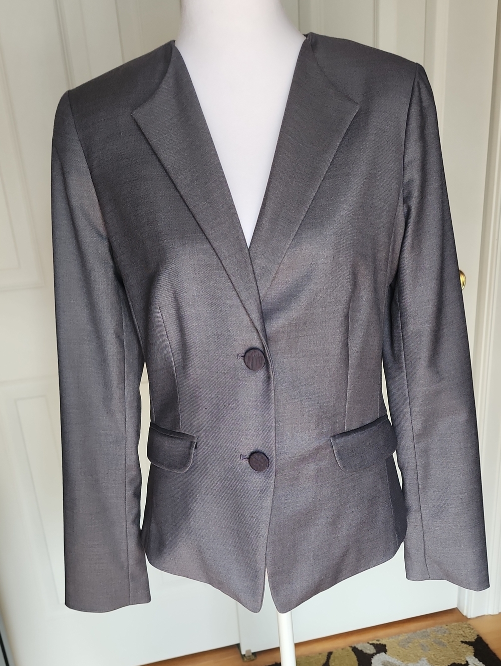 Women's Gray Collarless Tailored Blazer
